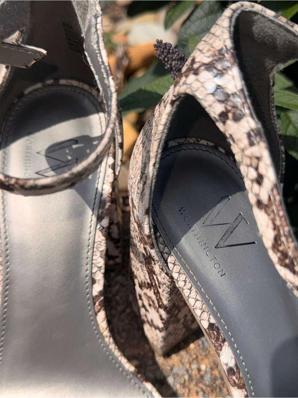 Worthington Faux Snakeskin Ankle-Strap Block Heel Sandals - Women Size 8 Summer - Picture 3 of 4